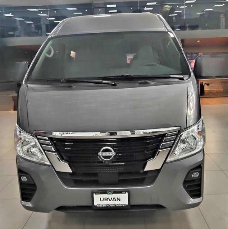 Nissan Urvan Pasajeros 2026, fotografía principal
